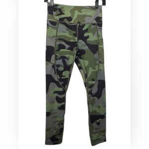 ZYIA Active Light n Tight Hi Rise Green & Black Camo Leggings Size 4